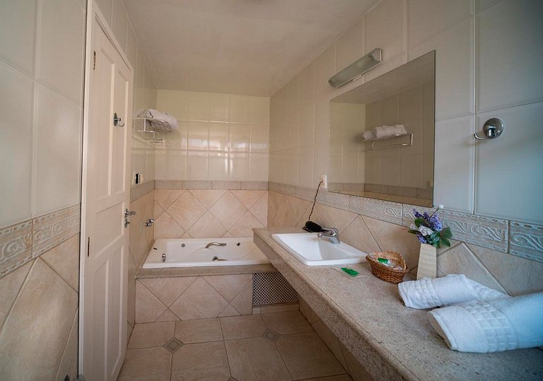 Ita003 - Hermosa casa en Itaipava para 24 personas