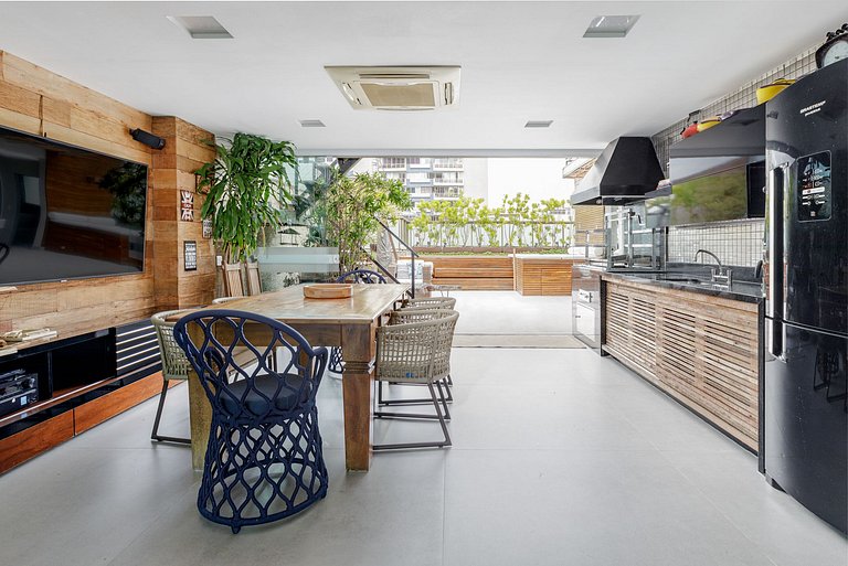 Beautiful triplex in Leblon with pool
