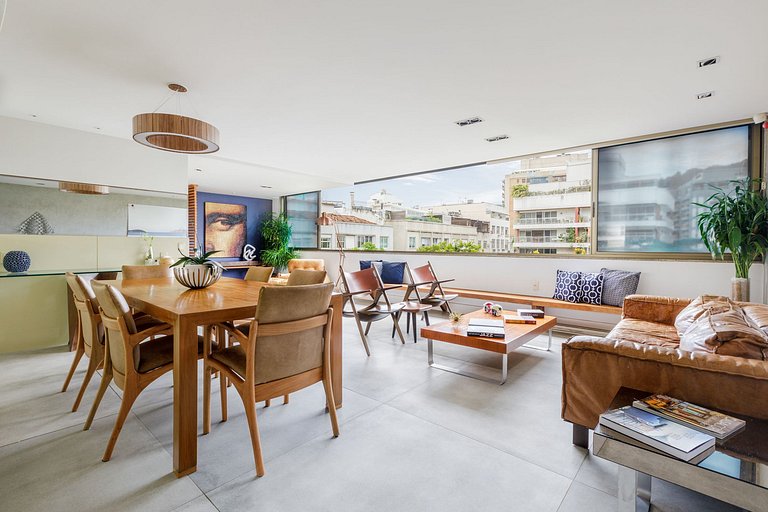 Beautiful triplex in Leblon with pool