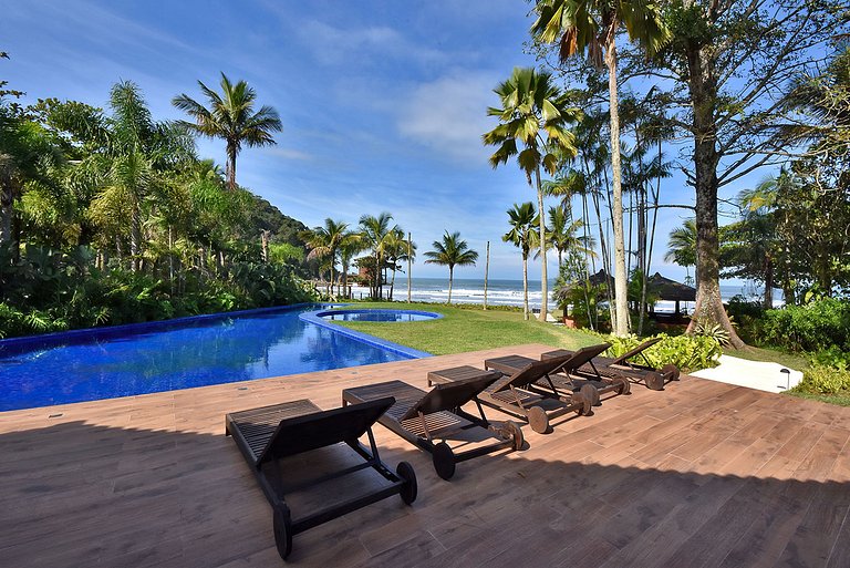 Villa by the beach at Praia do Engenho