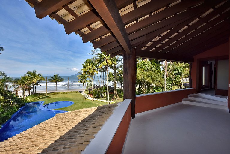 Linda casa pé na areia na Praia do Engenho
