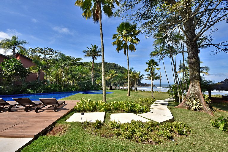 Villa by the beach at Praia do Engenho
