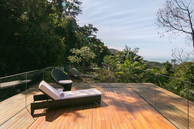 Beautiful mansion in Guarujá