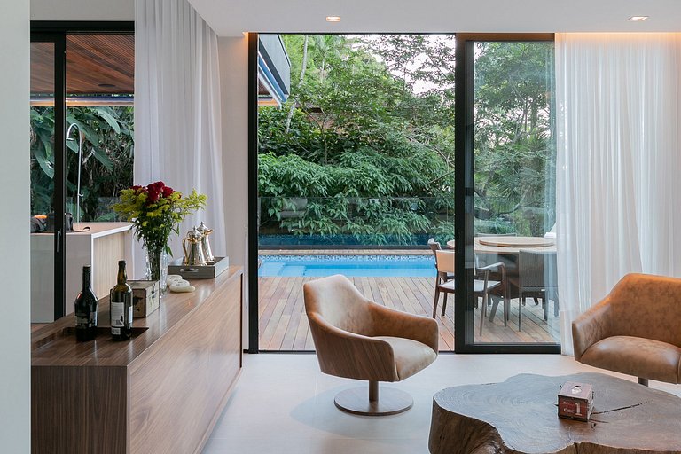 Beautiful mansion in Guarujá
