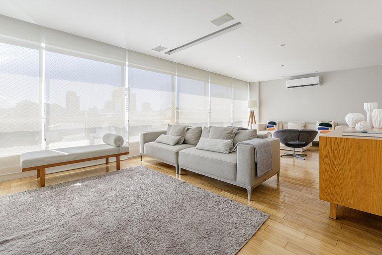 Apartamento de 3 quartos no Leblon - Leb011