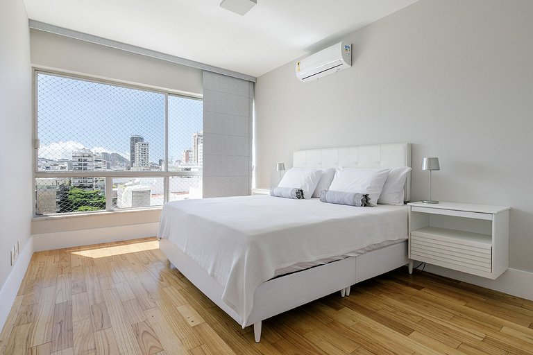 Apartamento de 3 quartos no Leblon - Leb011