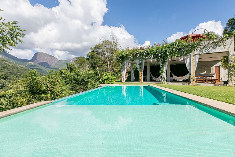 Villa parmi les montagnes d'Itaipava