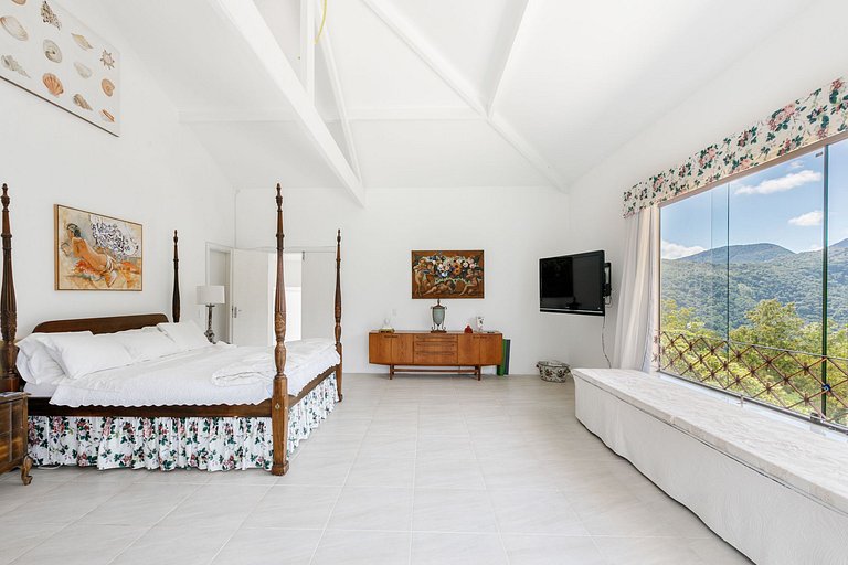Villa among the mountains of Itaipava