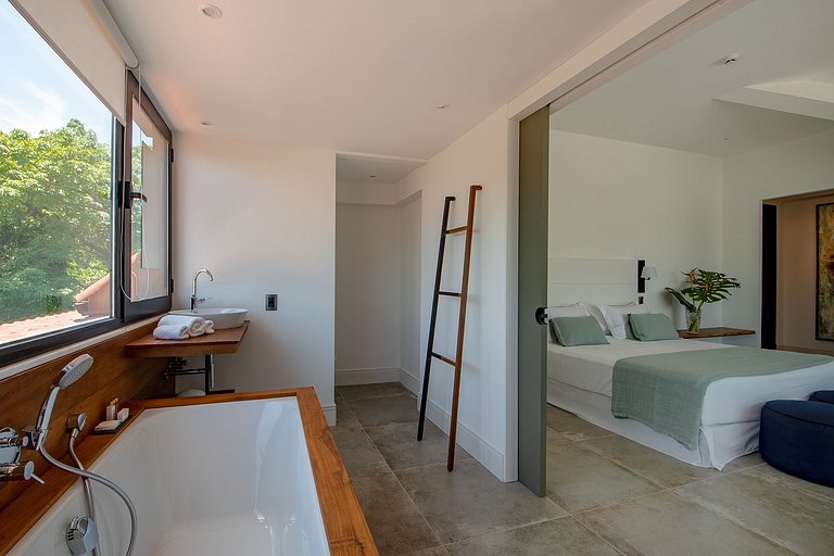 Luxuosa mansão no alto de Santa Teresa