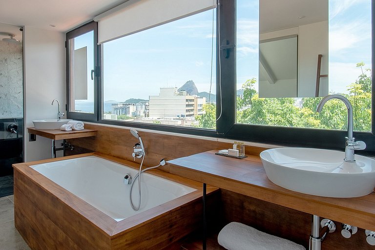 Luxueux manoir au sommet de Santa Teresa - San004