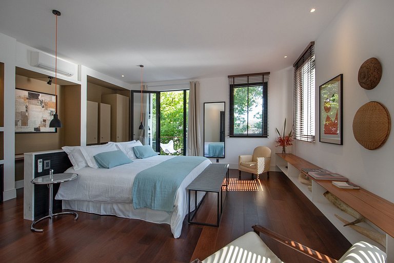 Luxuosa mansão no alto de Santa Teresa - San004