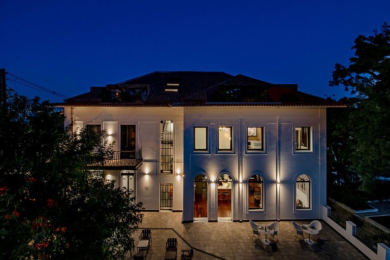 Luxueux manoir au sommet de Santa Teresa - San004