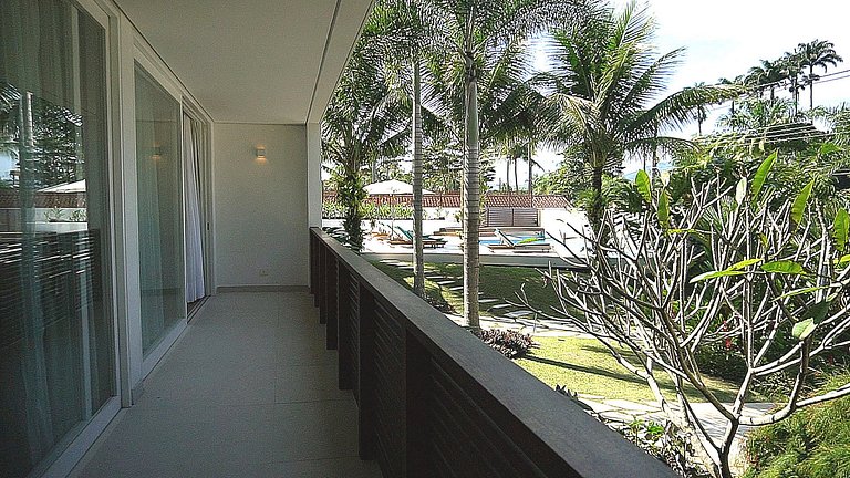 Casa con Piscina junto al Río - Paraty Pty001