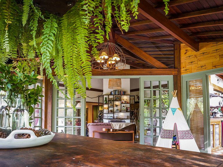 Hermosa casa con piscina en Serra do Rio