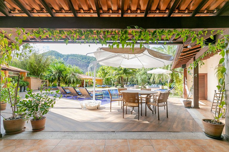 Beautiful luxury villa in Itaipava