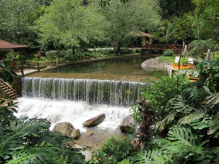 House with waterfall in Petrópolis