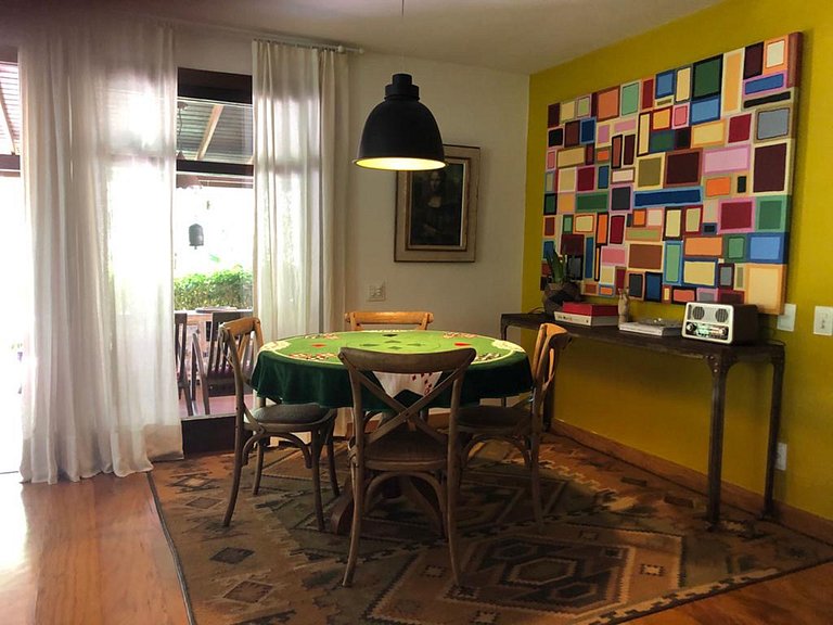 Casa de campo com cachoeira em Petrópolis