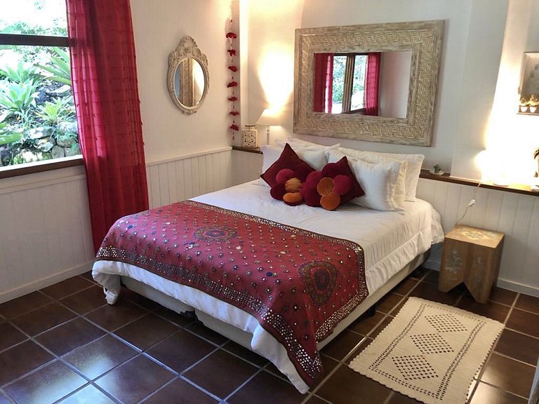 Casa de campo com cachoeira em Petrópolis