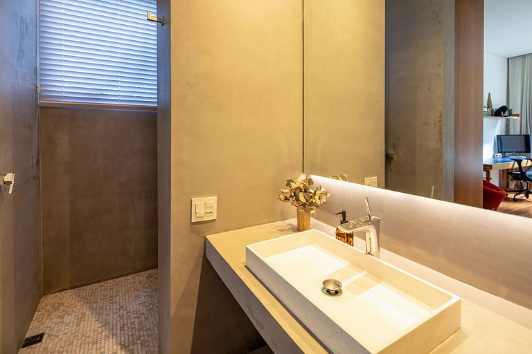 Luxury villa overlooking the sea in Joá