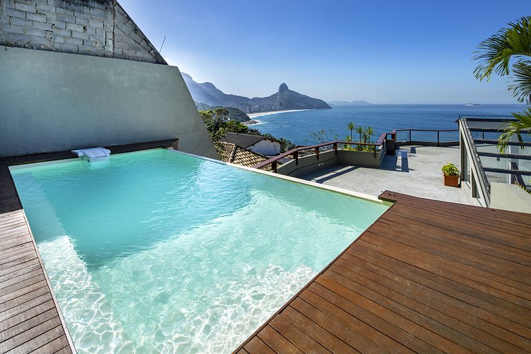 Villa with beautiful sea views in Joa