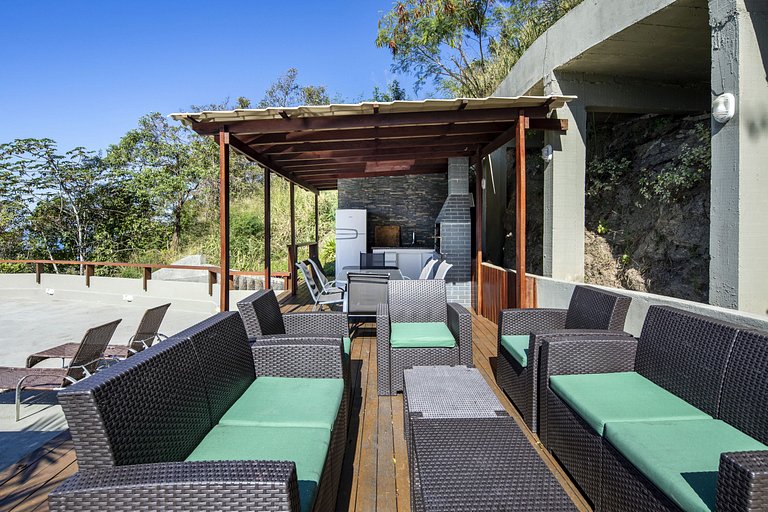 Villa with beautiful sea views in Joa