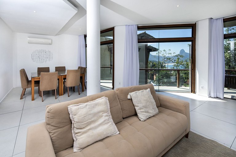 Manoir avec de belles vues sur la mer à Joa
