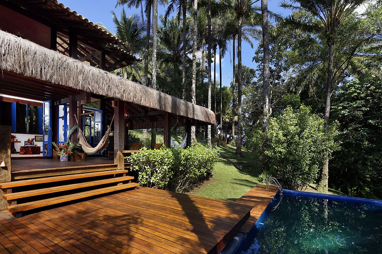 Charming hilltop villa in Itacaré