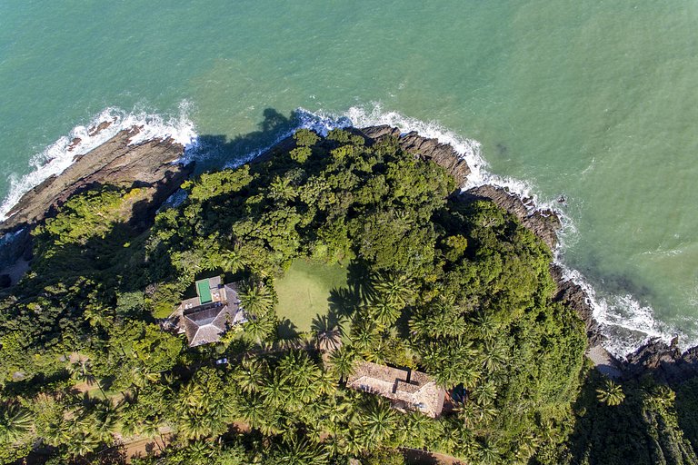 Charming hilltop villa in Itacaré