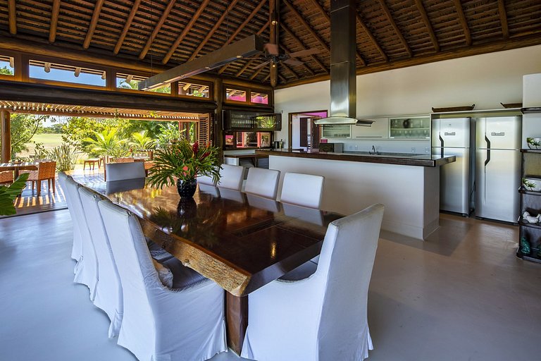 Luxuosa villa de 6 suítes em Trancoso