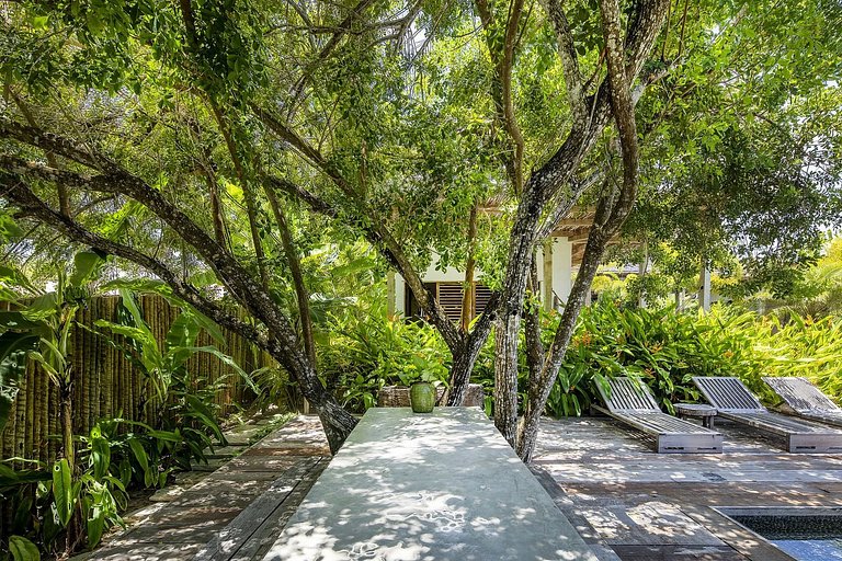 Luxury house with 5 suites in Trancoso