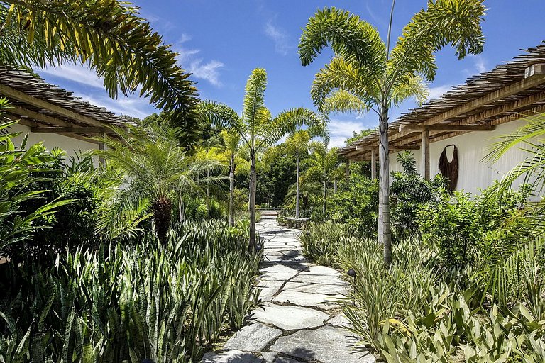 Luxury house with 5 suites in Trancoso