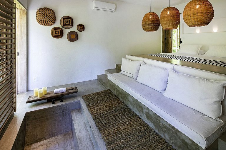 Luxury house with 5 suites in Trancoso