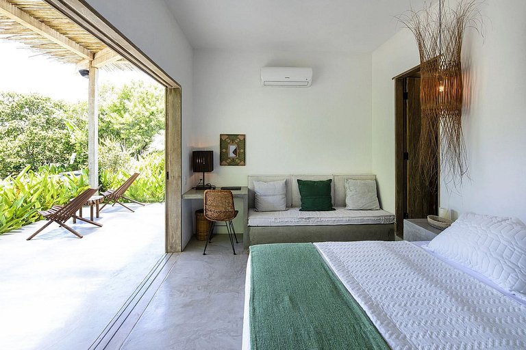 Luxury house with 5 suites in Trancoso