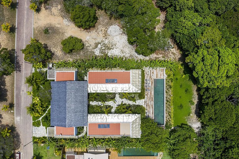 Luxury house with 5 suites in Trancoso