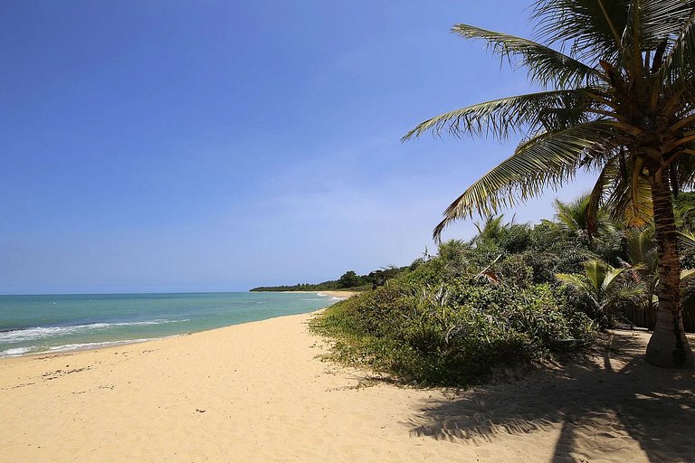 Charmosa villa frente mar em Trancoso