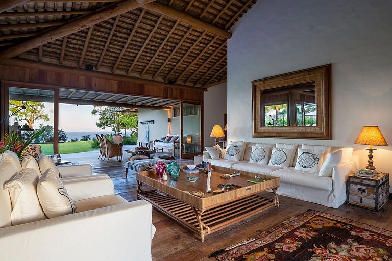 Sumptuous villa with pool in Trancoso