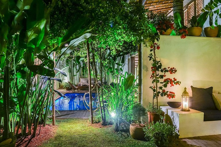 Villa with pool next to Quadrado
