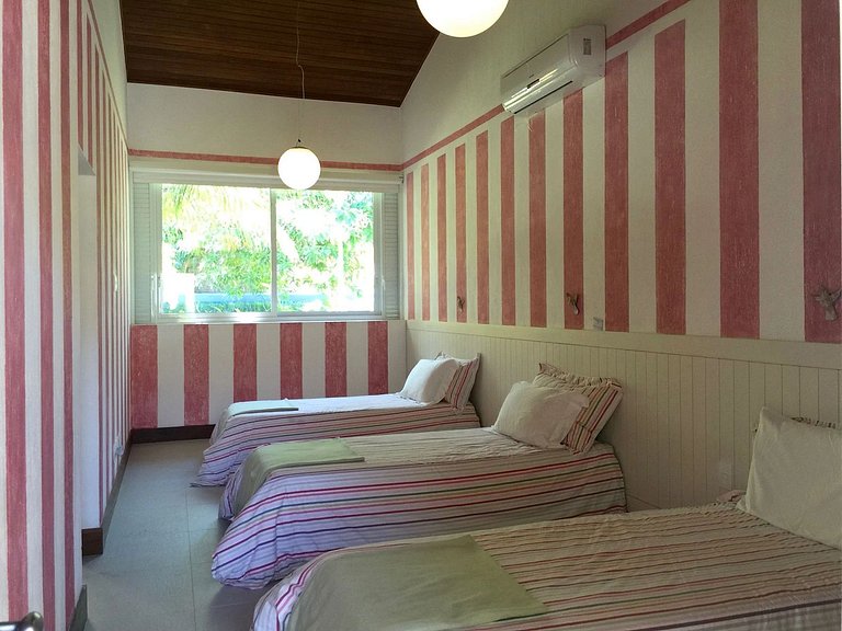 Beachfront house in Arraial d'Ajuda - Adj008