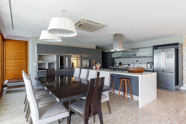 Beautiful sea front villa in Camaçari