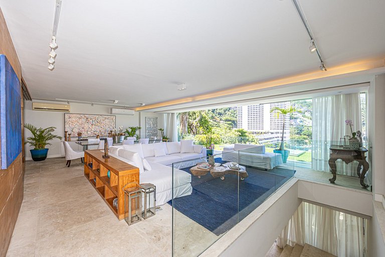 Hermosa casa junto al mar en Leblon