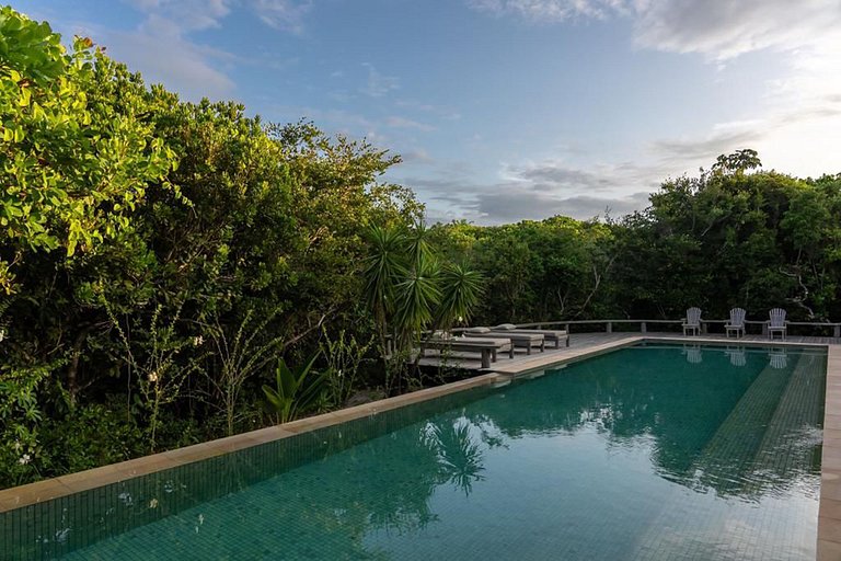 House facing the sea with swimming pool in Trancoso