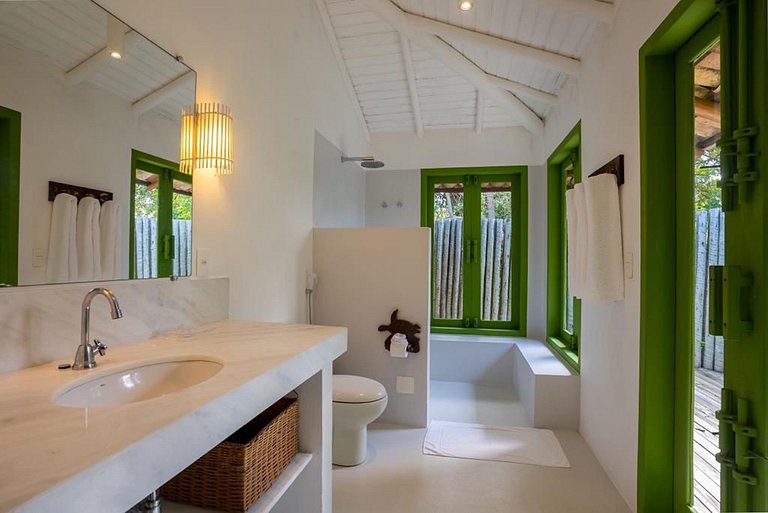 House facing the sea with swimming pool in Trancoso