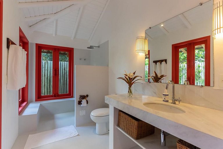 House facing the sea with swimming pool in Trancoso