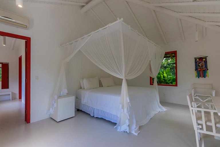 House facing the sea with swimming pool in Trancoso