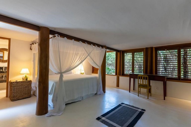 House facing the sea with swimming pool in Trancoso