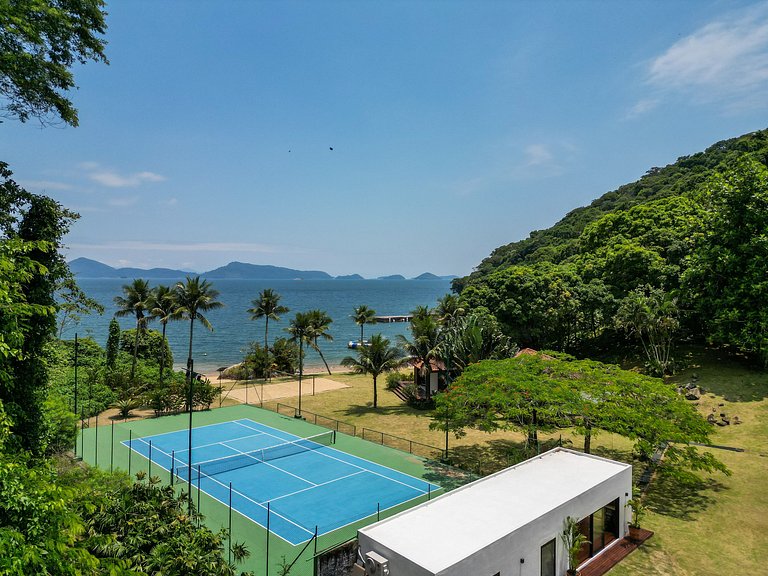 Villa de 9 suites avec plage privée à Angra dos Reis
