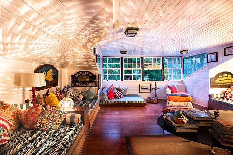 Villa and loft by the sea in Paraty