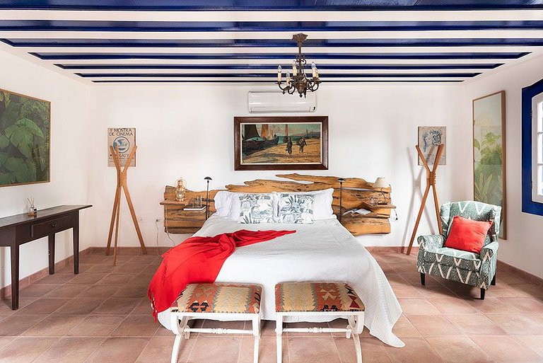 Villa and loft by the sea in Paraty
