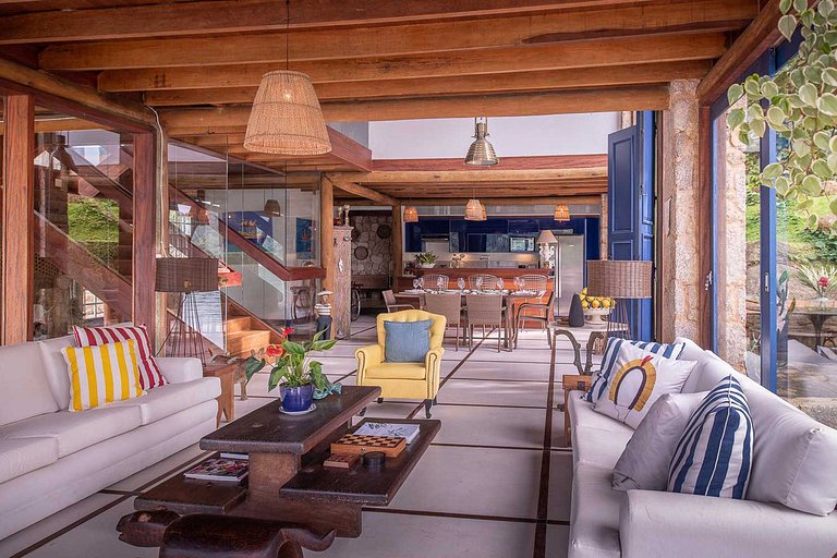 Villa and loft by the sea in Paraty