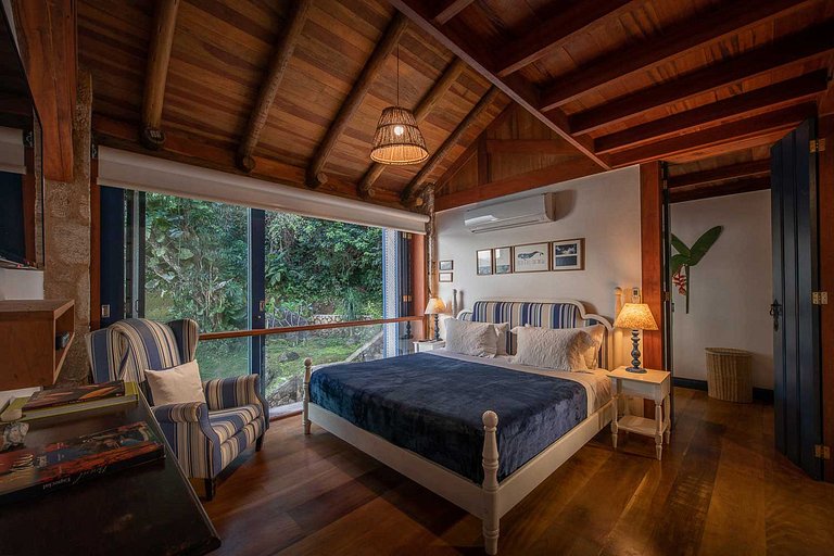 Villa and loft by the sea in Paraty